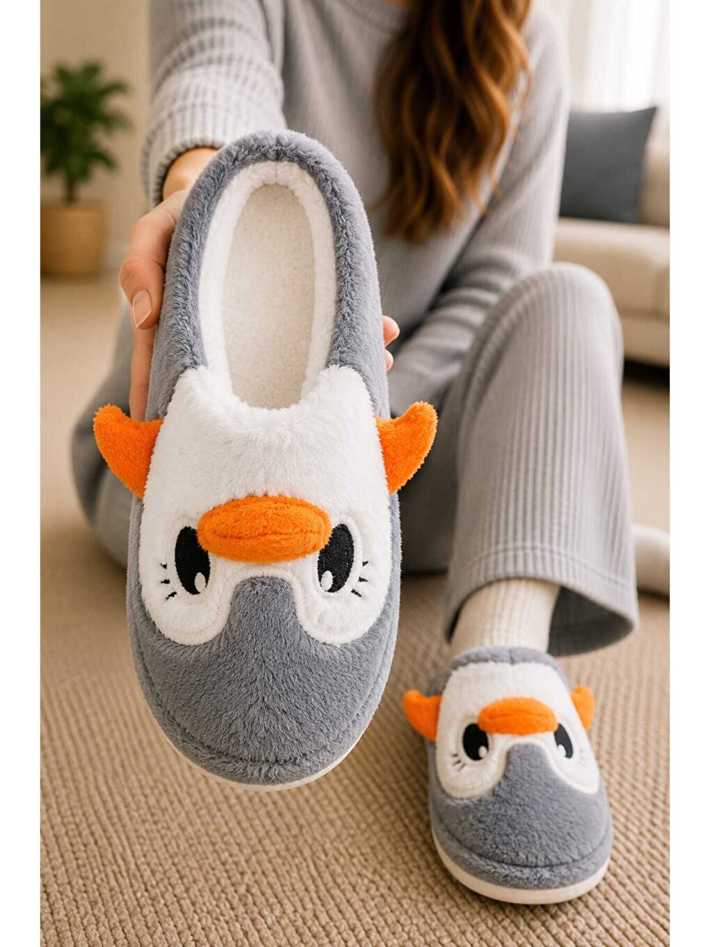 Gri Kadın Pelüş Penguen Figürlü Ev Terliği Sıcak Tutan Kışlık Panduf Terlik-5