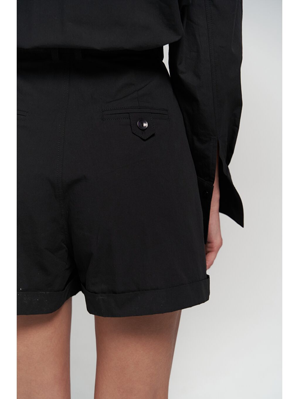 Moaen Kemer Detay Kısa Siyah Tulum-7