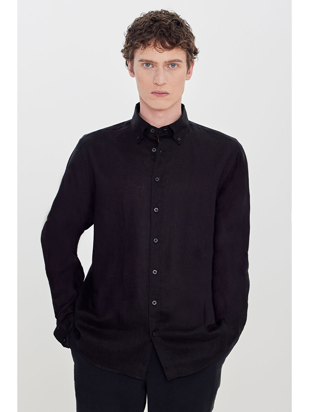 Erkek Siyah Comfort Fit Rahat Kesim Düğmeli Yaka Gömlek-2