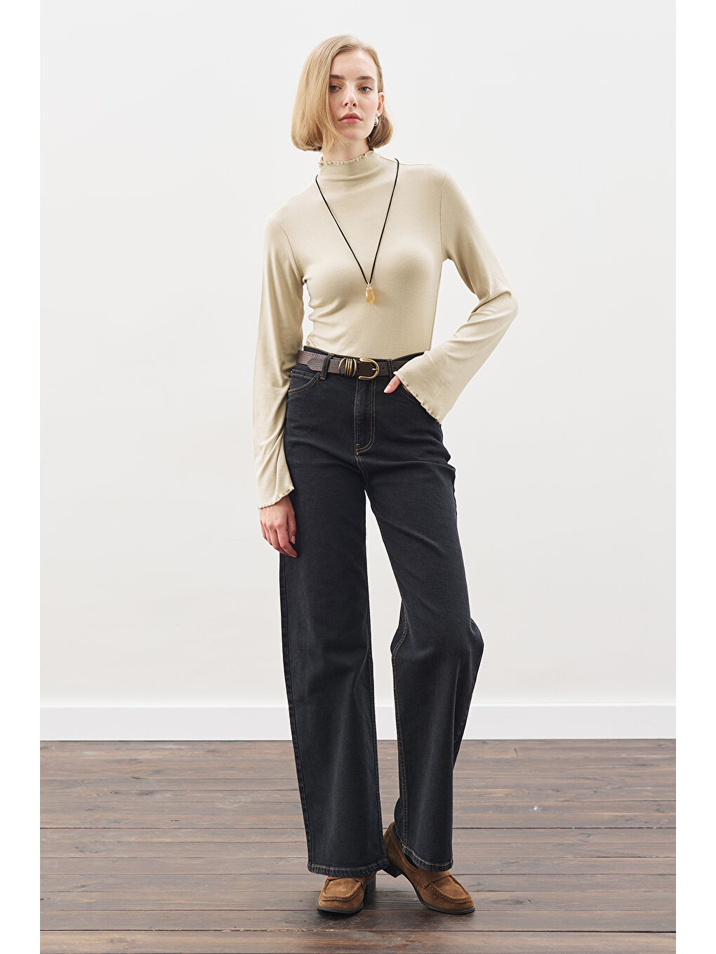 Bej Balıkçı Yaka Bluz Taş-1