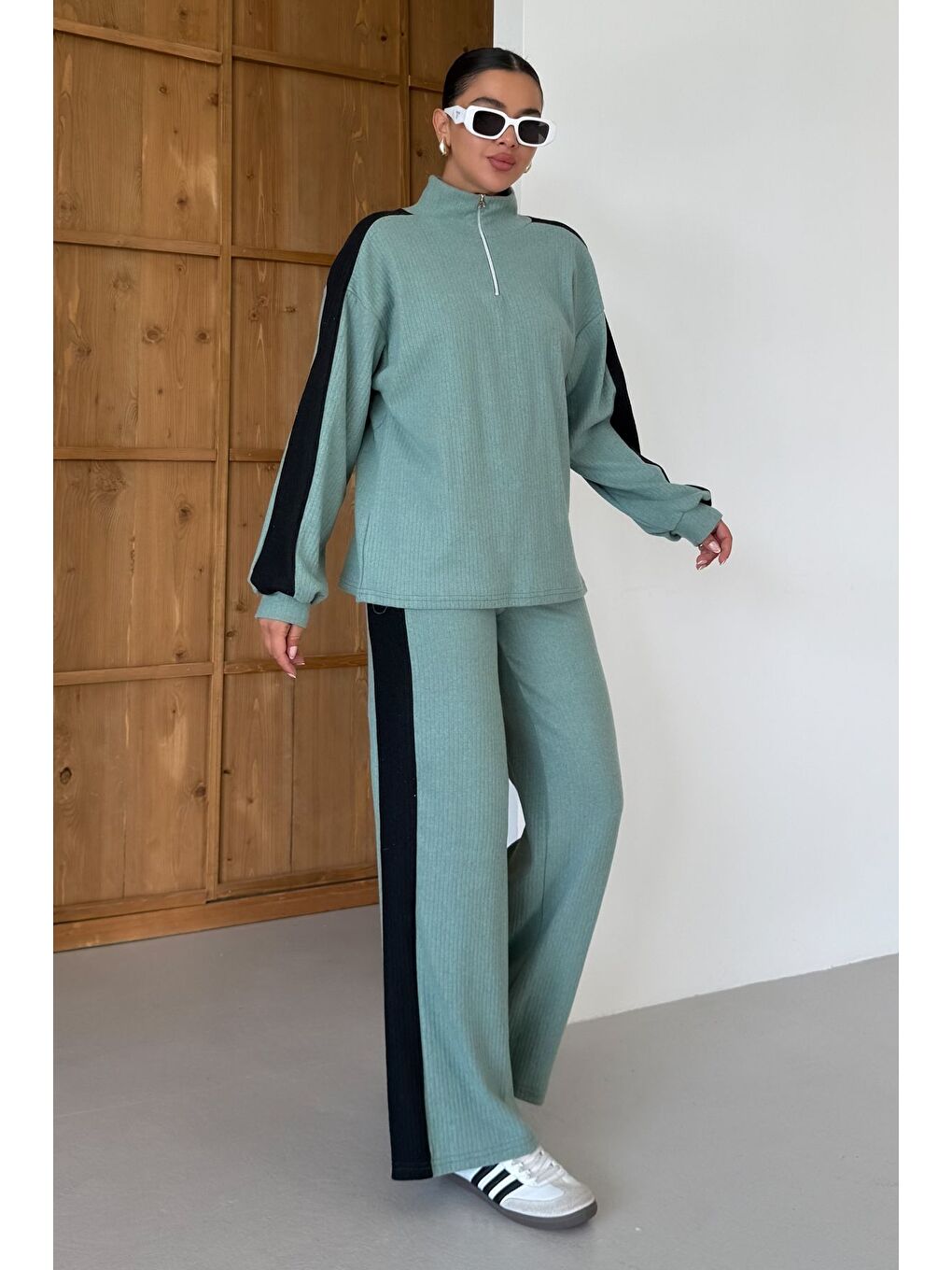 Kadın Mint Yeşili Dik Yaka Yarım Fermuarlı Kalın Çizgi Detaylı Alt-Üst Takım-1