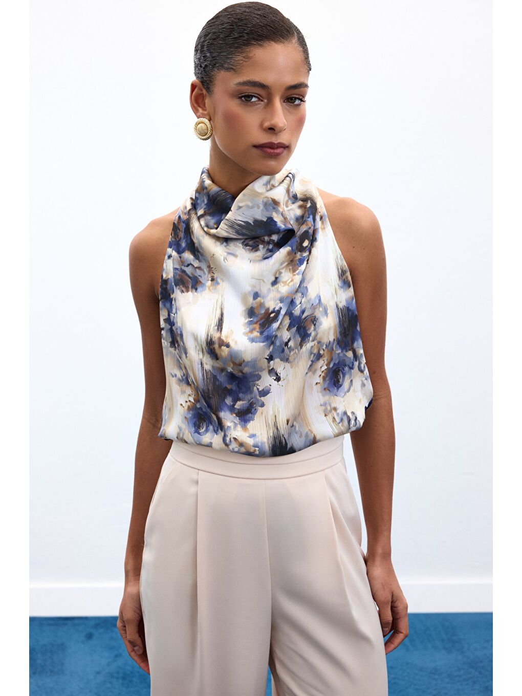 Drapeli Halter Yaka Desenli Bluz - İndigo-1