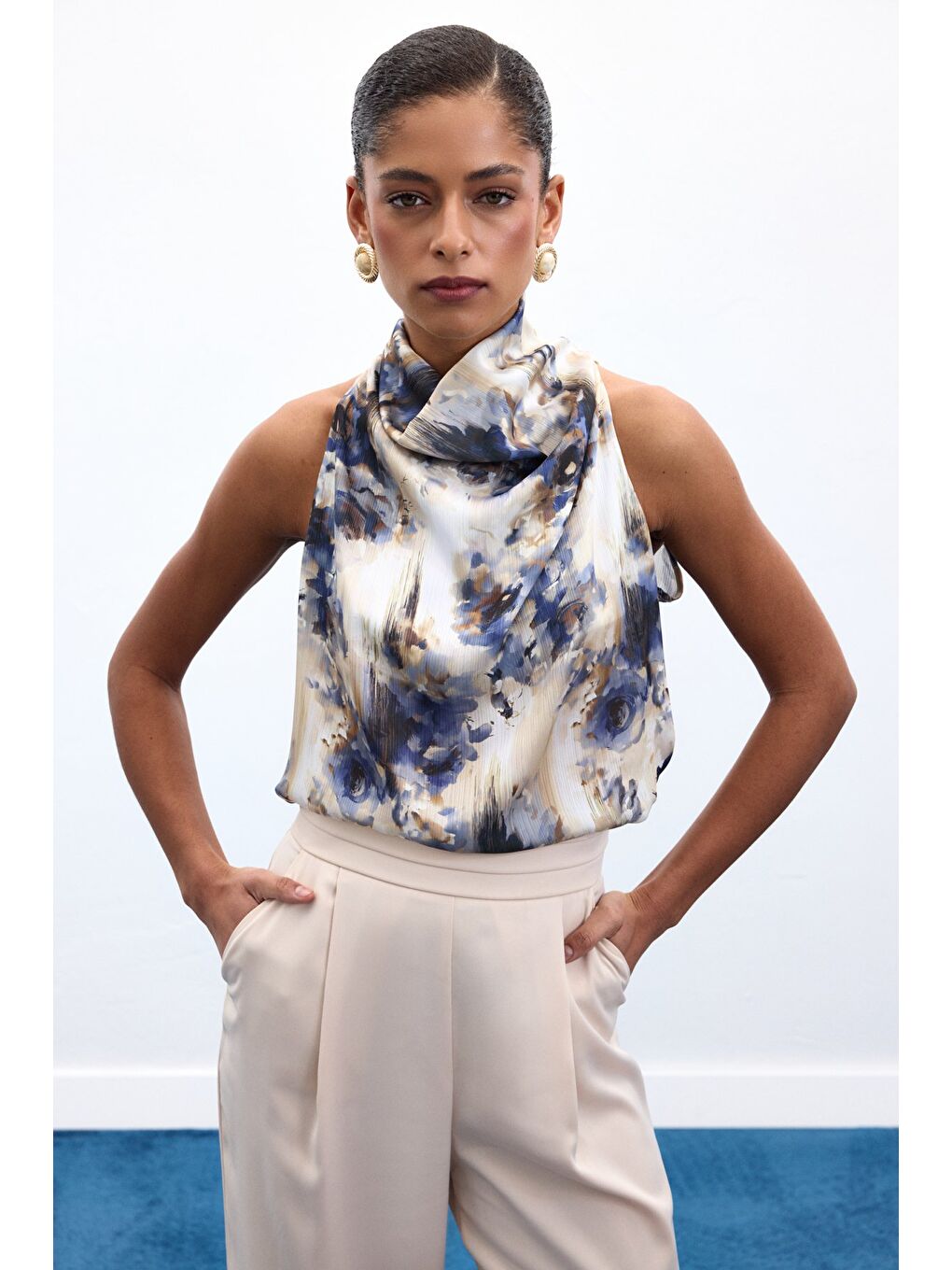 Drapeli Halter Yaka Desenli Bluz - İndigo-3