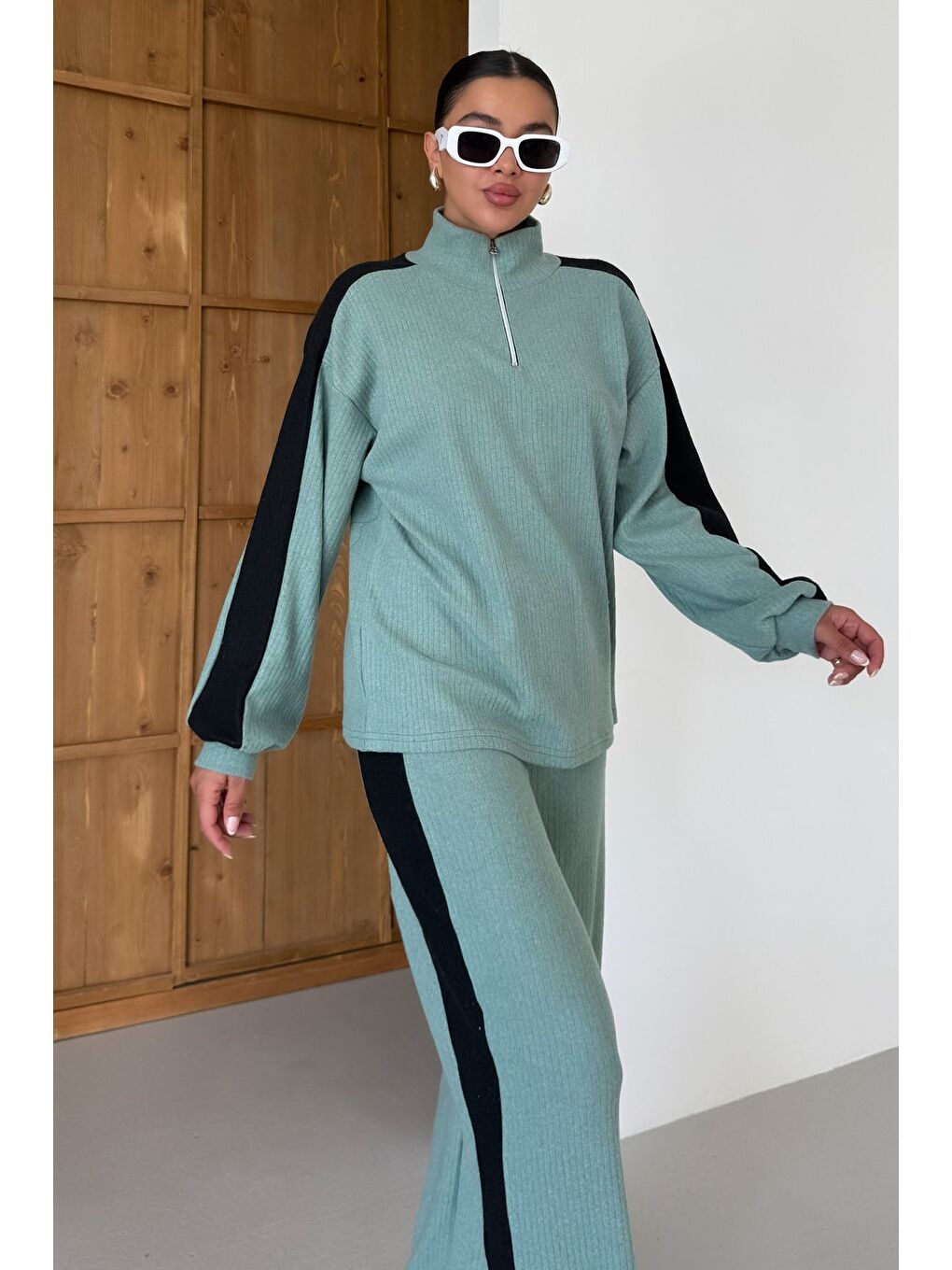 Kadın Mint Yeşili Dik Yaka Yarım Fermuarlı Kalın Çizgi Detaylı Alt-Üst Takım-4