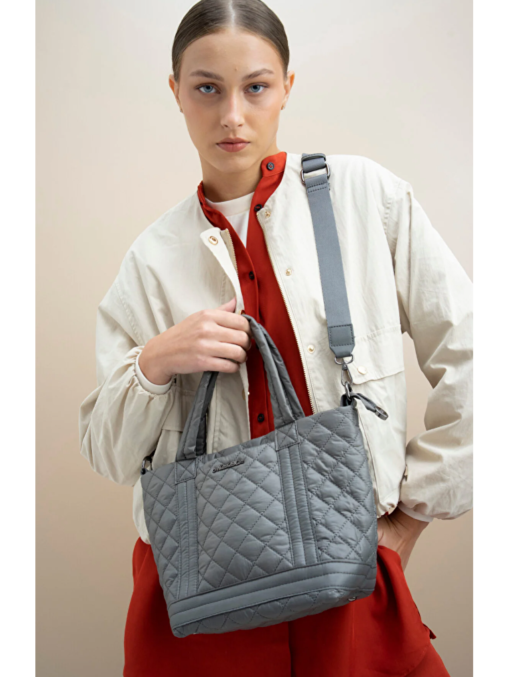 Gri Kapitone Desenli Çok Bölmeli Sırt Çantası Byn2317