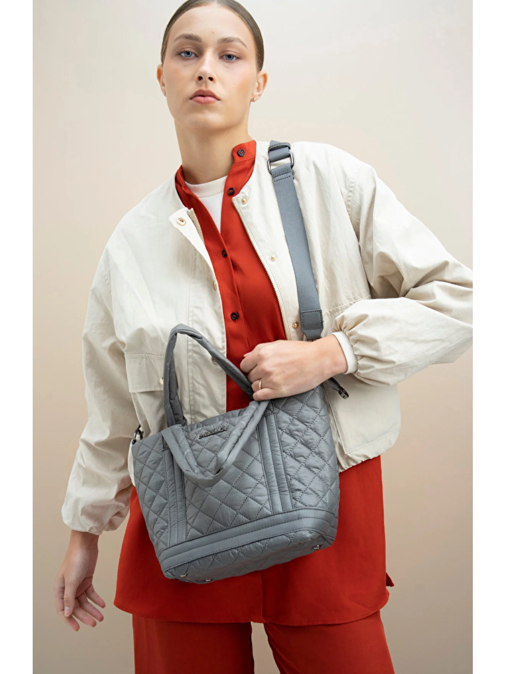 Gri Kapitone Desenli Çok Bölmeli Sırt Çantası Byn2317-2