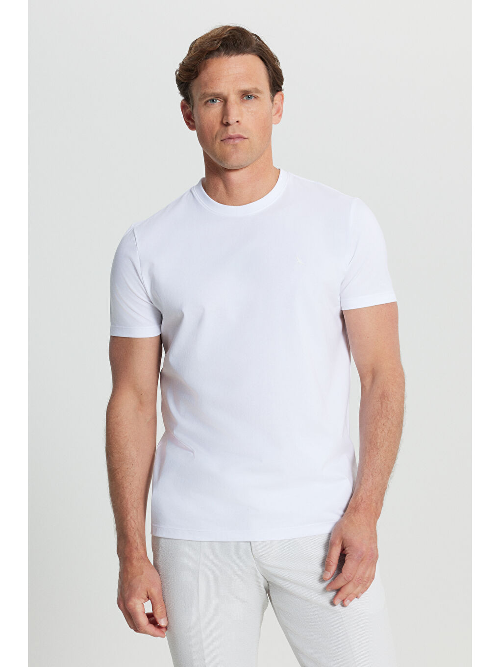 Erkek Beyaz Pamuklu Slim Fit Dar Kesim Bisiklet Yaka Tişört-2