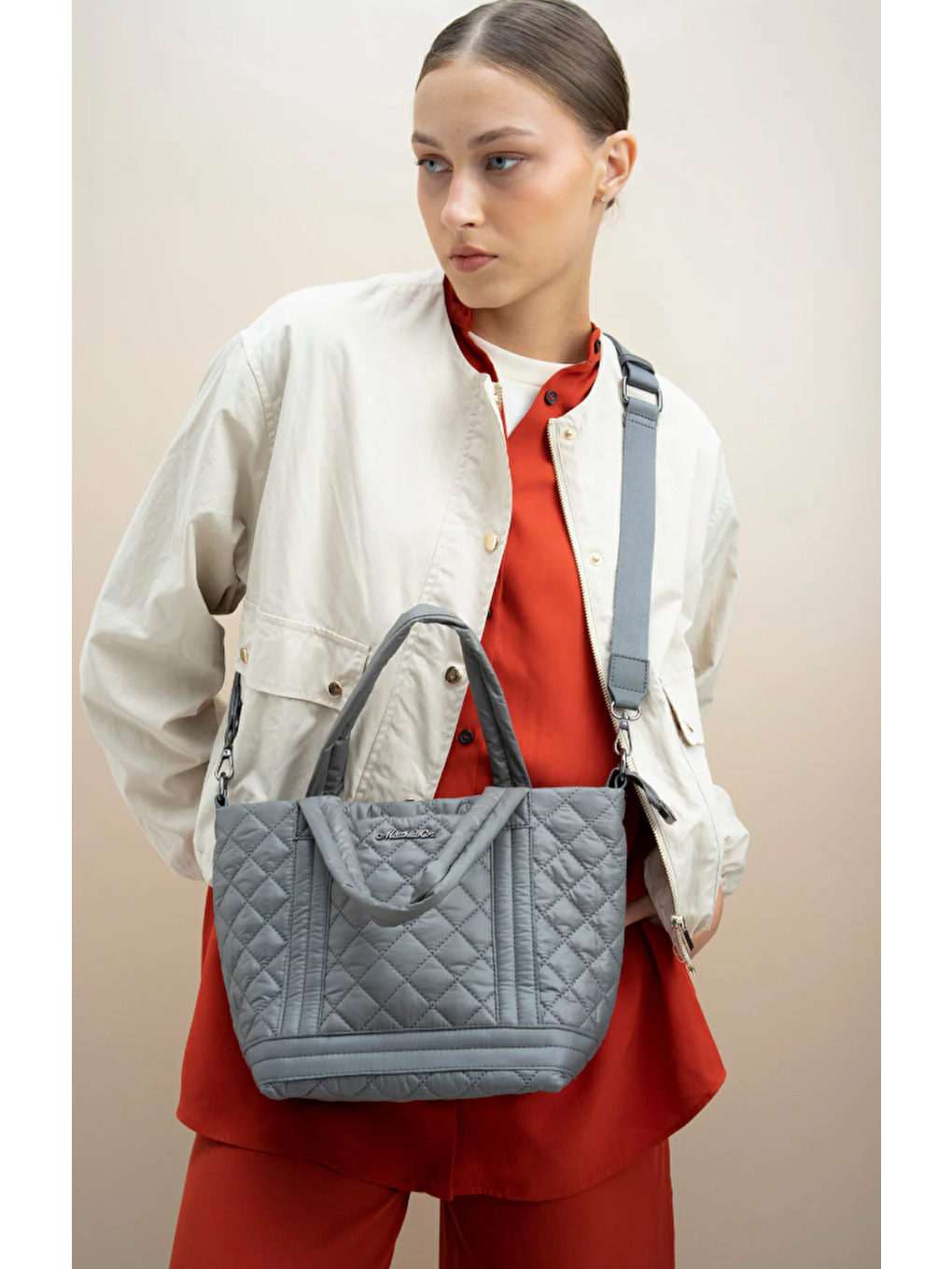 Gri Kapitone Desenli Çok Bölmeli Sırt Çantası Byn2317-4