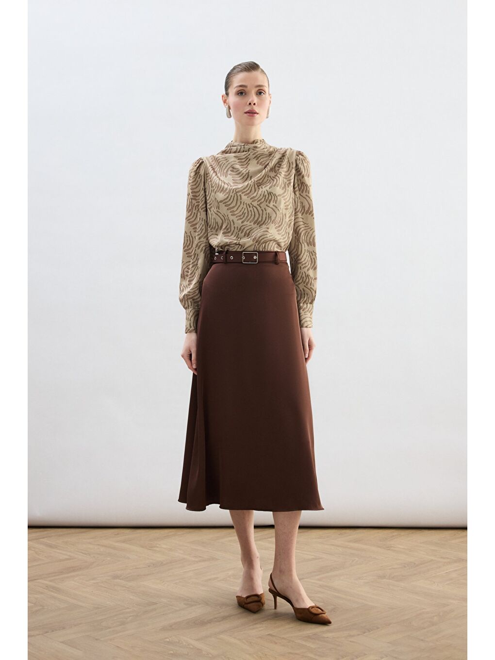 Bej Drape Detaylı Desenli Bluz - Vizon-2