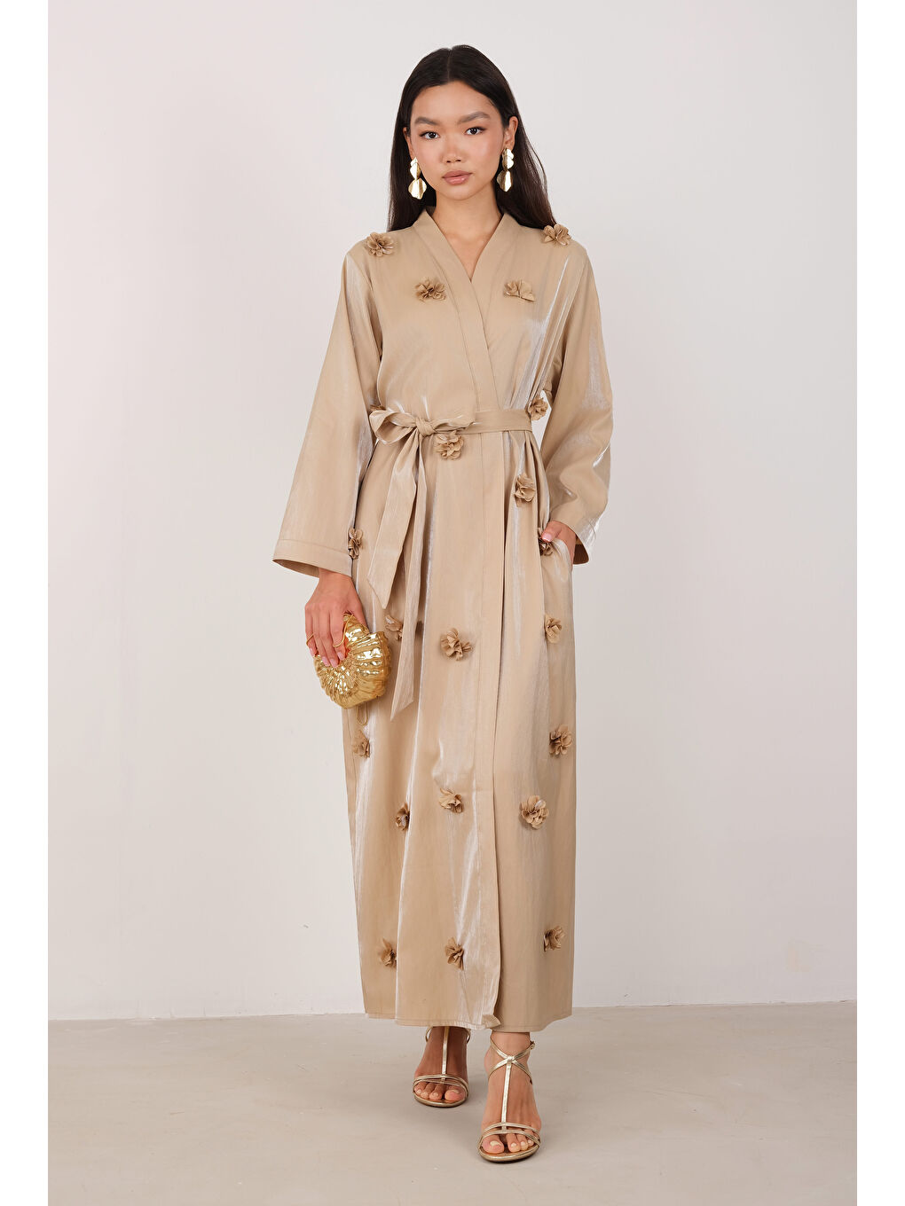 Çiçekli Aplikeli Abaya Koyu Bej-2