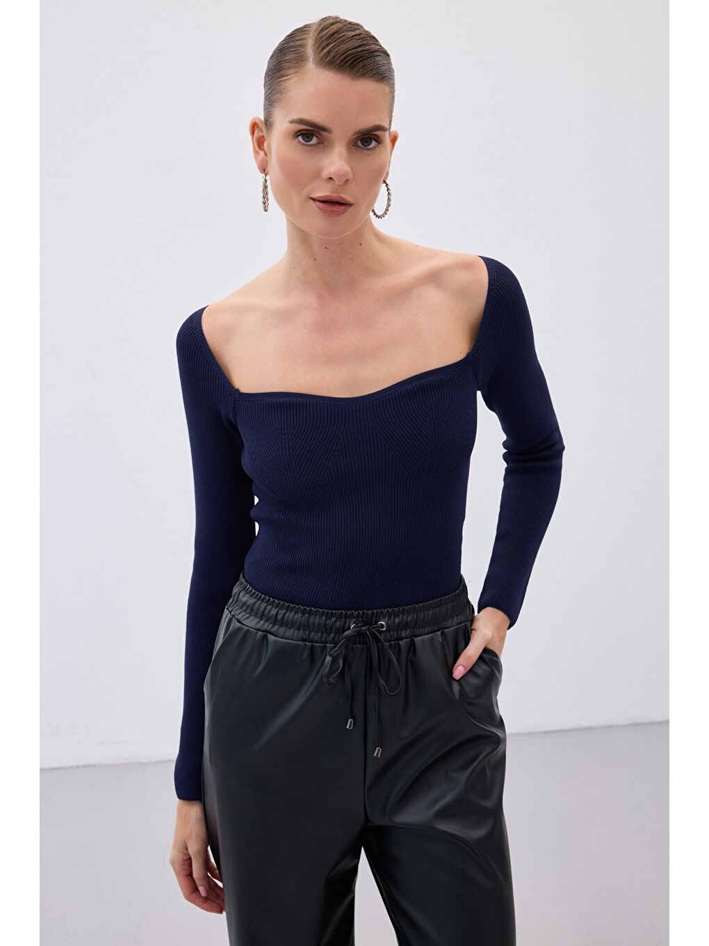 Kalp Yaka Triko Bluz - Lacivert-2