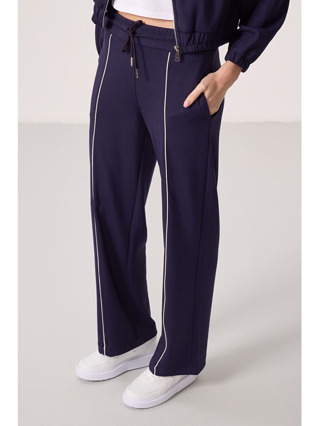 Koyu Mor Yumuşak Dokulu Dik Yaka Oversize Lastikli Kadın Eşofman Takım - 95349-1