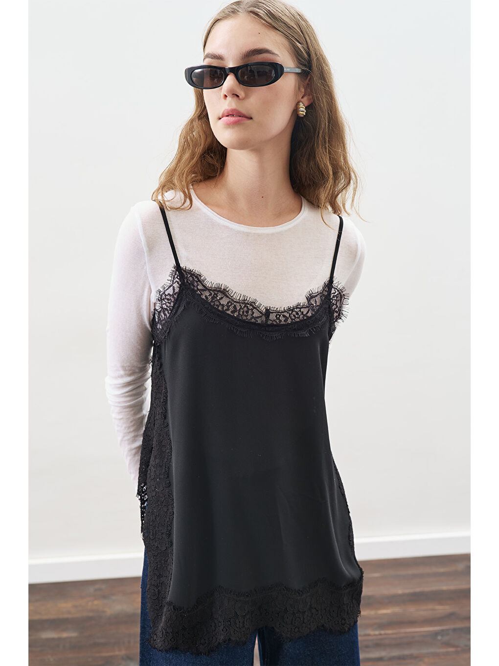 Dantel Şeritli Askılı Bluz Siyah-2