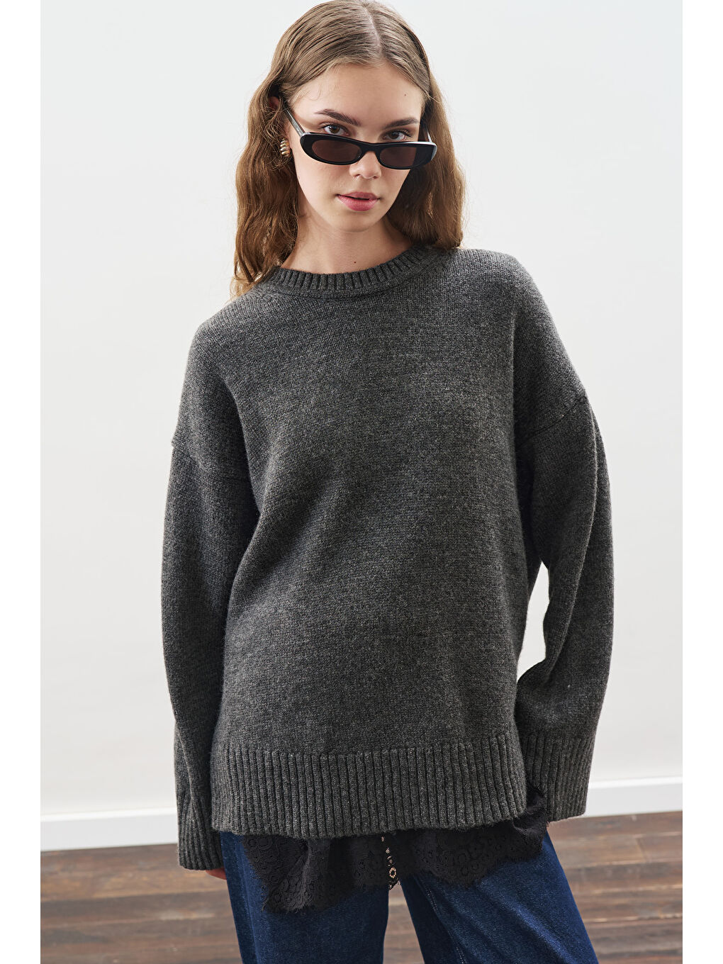 Dantel Şeritli Askılı Bluz Siyah-5