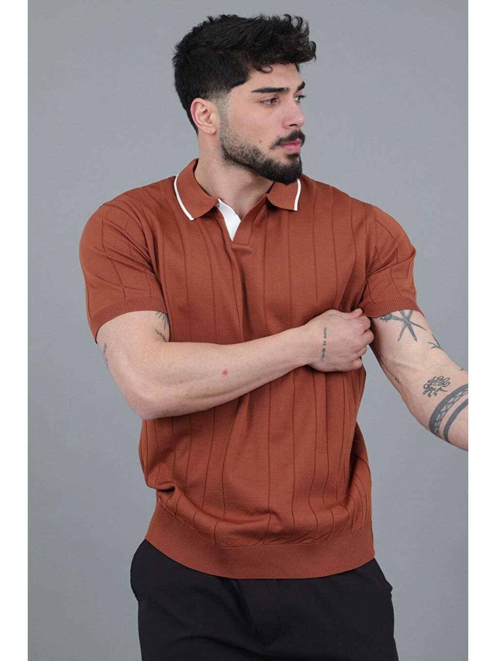 Kahverengi Apaç Yaka Çizgi Desen Tişört JRX 1003_30496-3