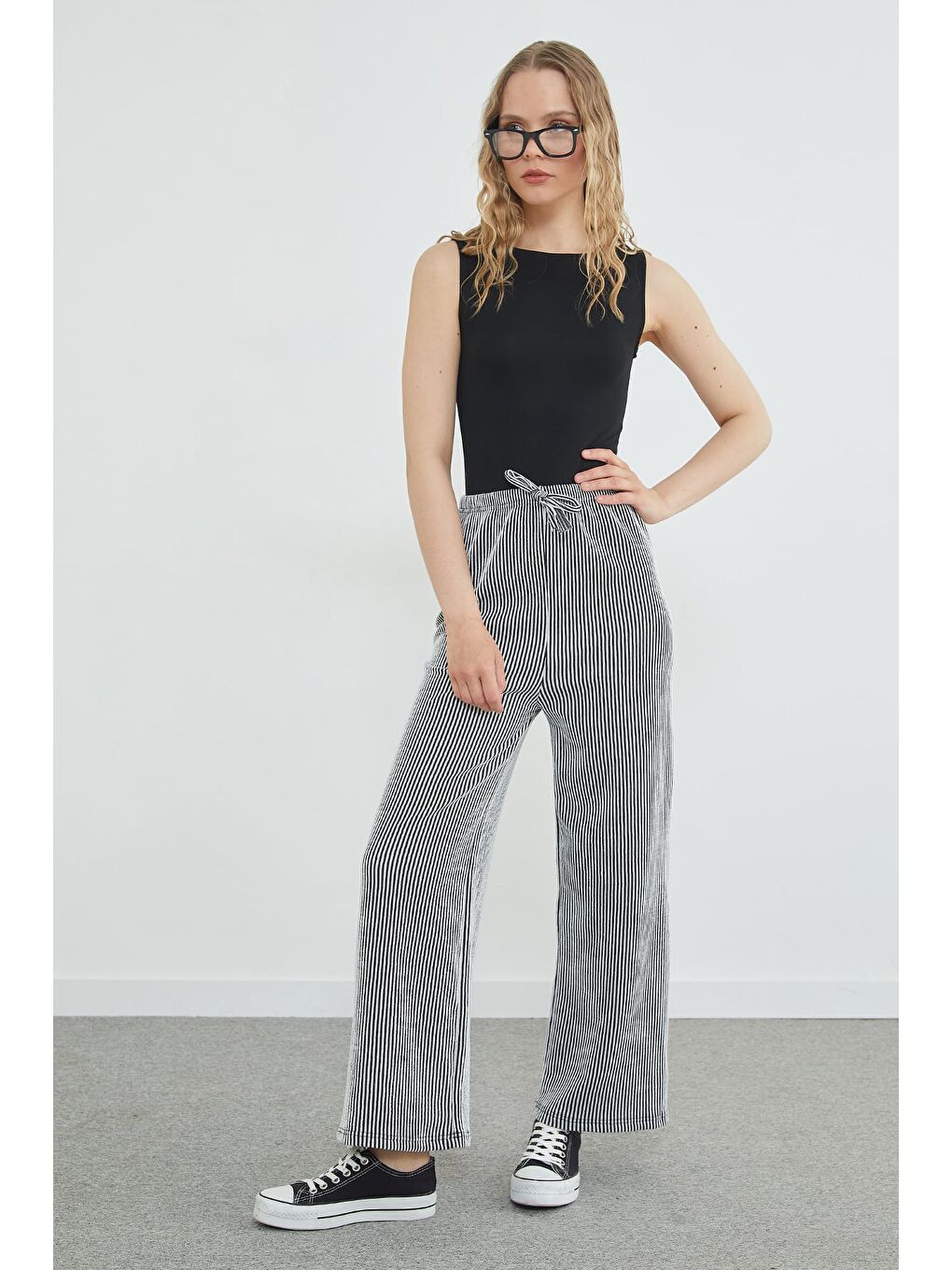 Siyah Çizgili Beli Lastikli Wide Leg Pantolon-3