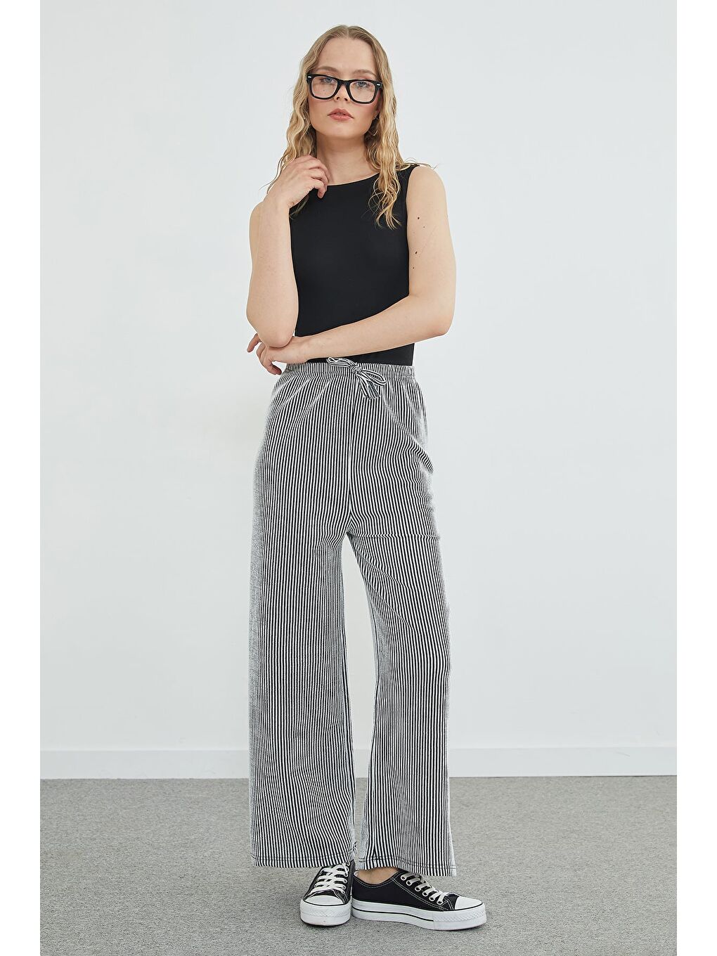 Siyah Çizgili Beli Lastikli Wide Leg Pantolon-4