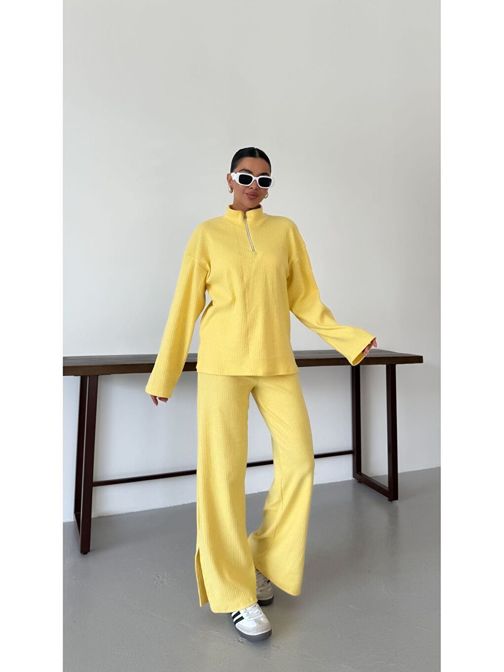 Kadın Sarı Yarım Fermuarlı Dik Yaka Kazak Alt-Üst Pantolonlu Takım-1