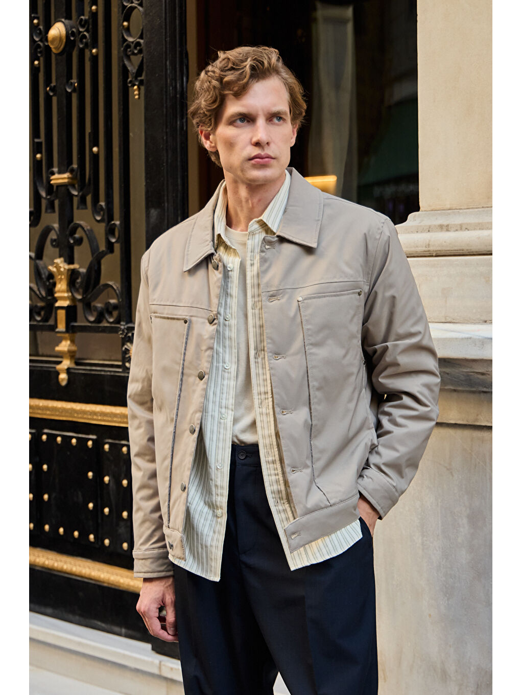 Erkek Modelli Kapitoneli Mont Ceket Bej