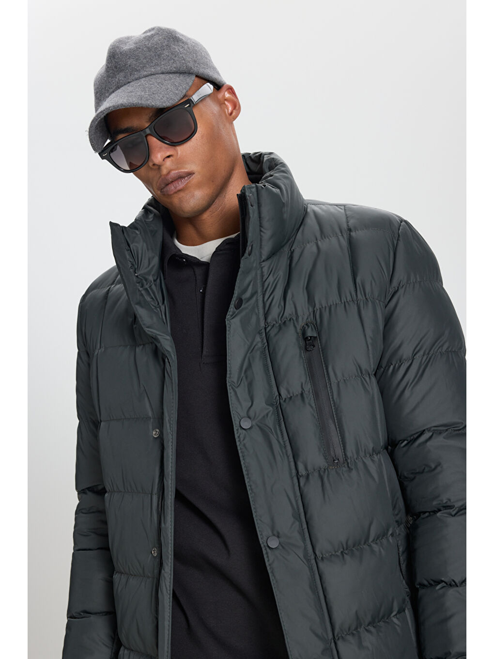 Erkek Haki Standart Fit Normal Kesim Dik Yaka Yan Cepli Mont-3