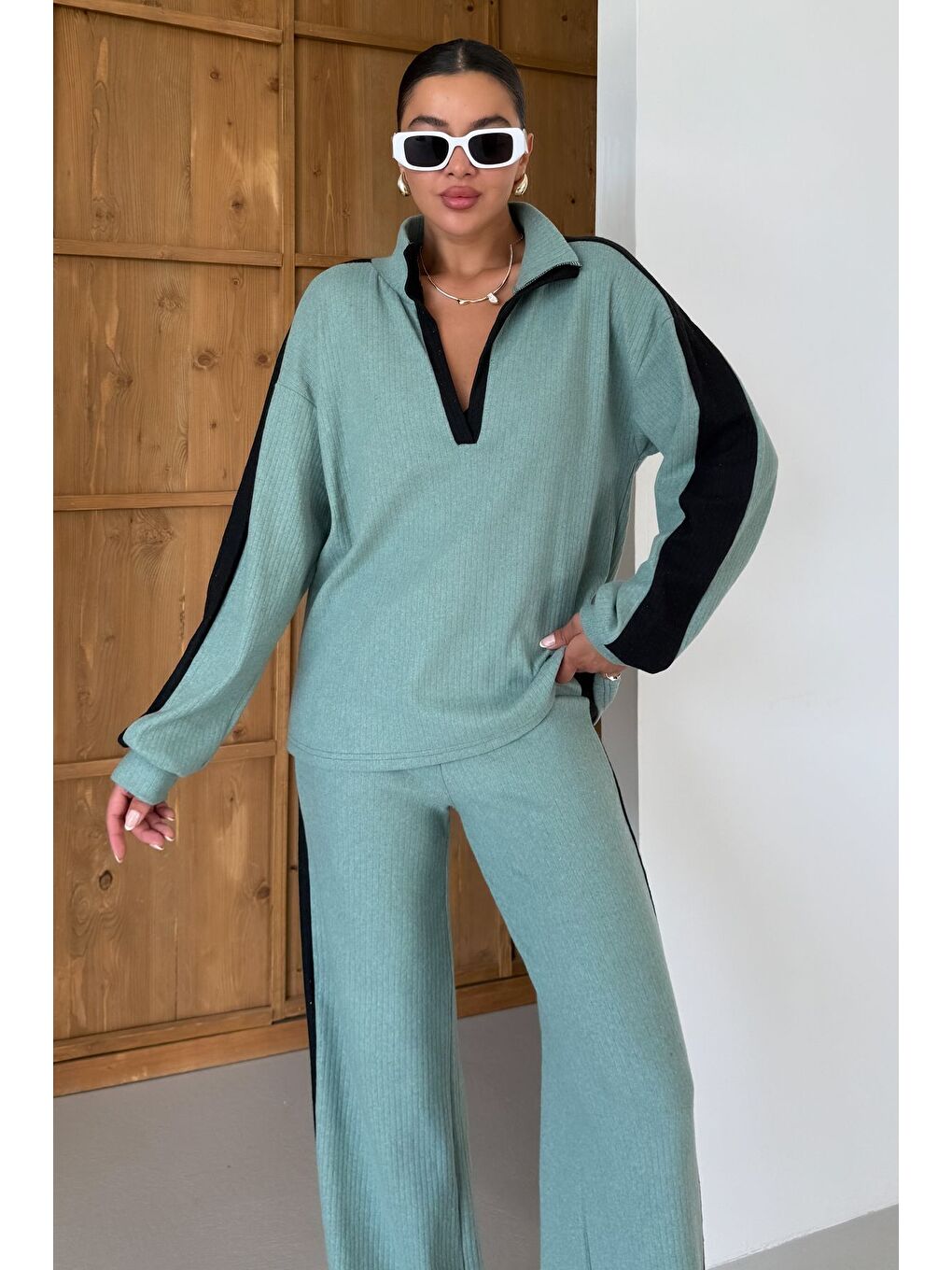 Kadın Mint Yeşili V Yaka Siyah Çizgi Detaylı Kazak Alt-Üst Pantolonlu Takım-7