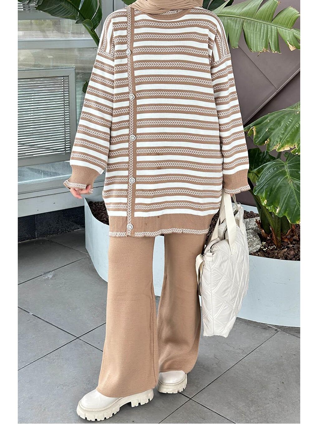 Kahverengi Çizgili Yan Düğme Detaylı Triko Takım Sütlü Kahve-2