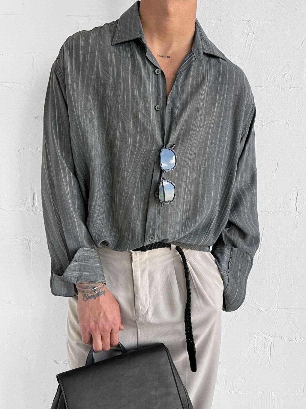 Erkek Dokulu Desenli Çizgili Oversize Gömlek Siyah-1