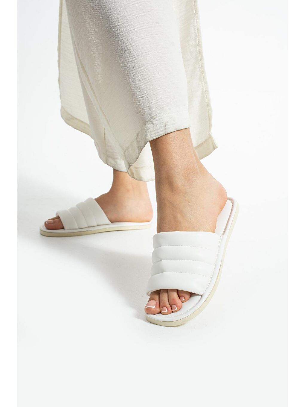 Beyaz PAMELA Kadın Terlik Dış Mekan Havuz Deniz Plaj Terliği Ev Terliği-1