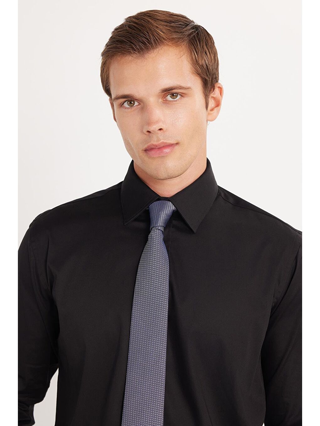 Erkek Klasik Fit Rahat Kesim Premium Elastanlı Pamuk Saten Siyah Gömlek-1