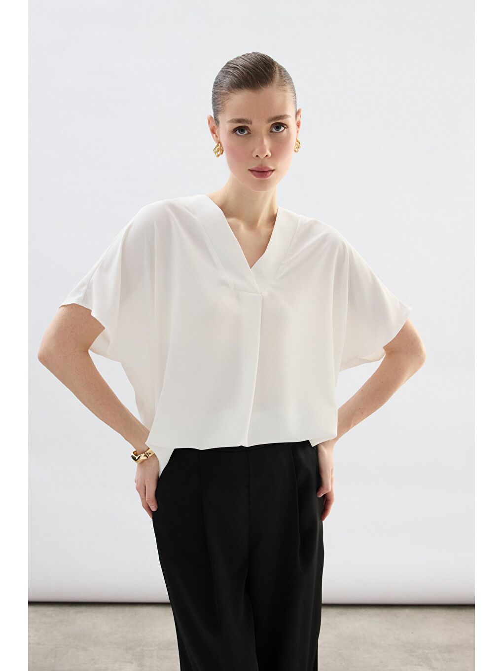 Geniş Kısa Kollu Bluz - Ekru-1