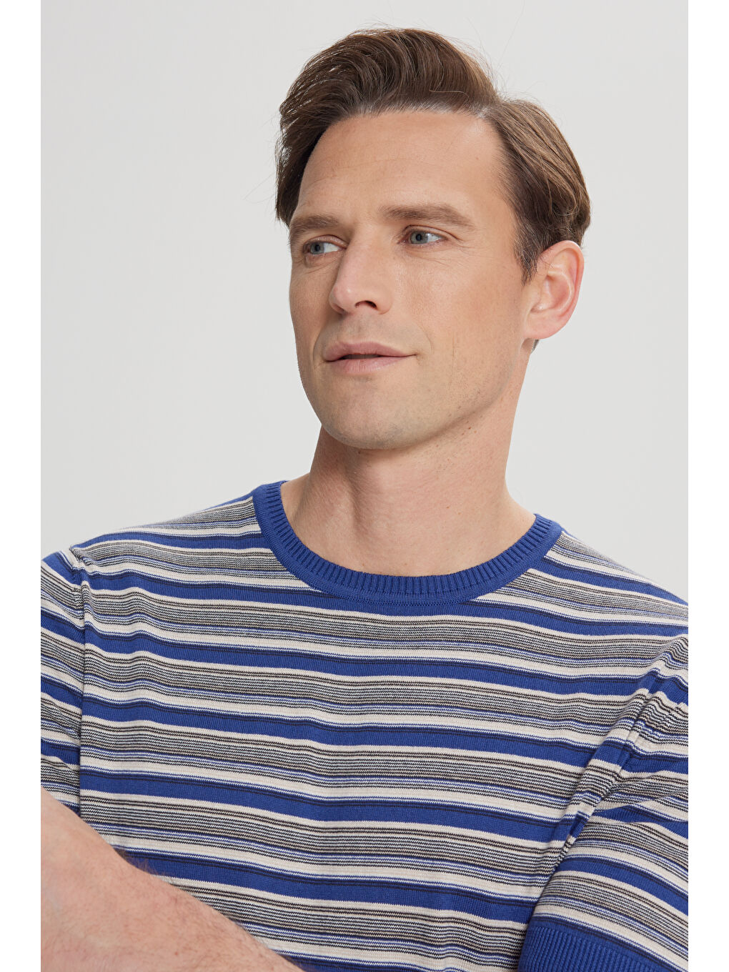 Yeşil Erkek SAKS BEJ Standart Fit Bisiklet Yaka %100 Pamuk Çizgili Triko Tişört-3