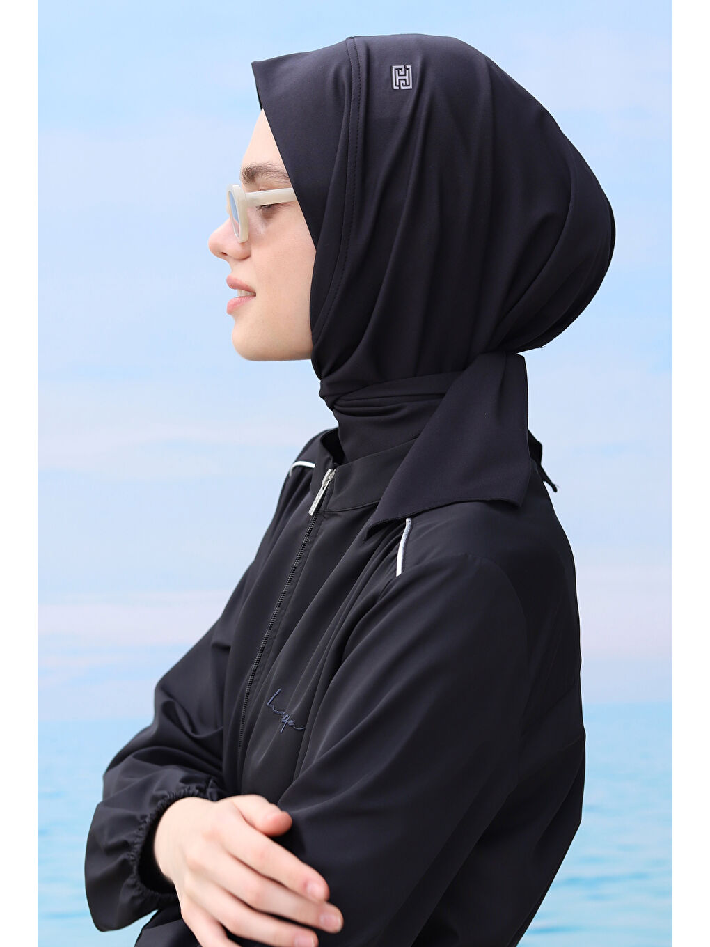 Siyah Arkadan Bağlanabilen Yüzücü Bonesi-1