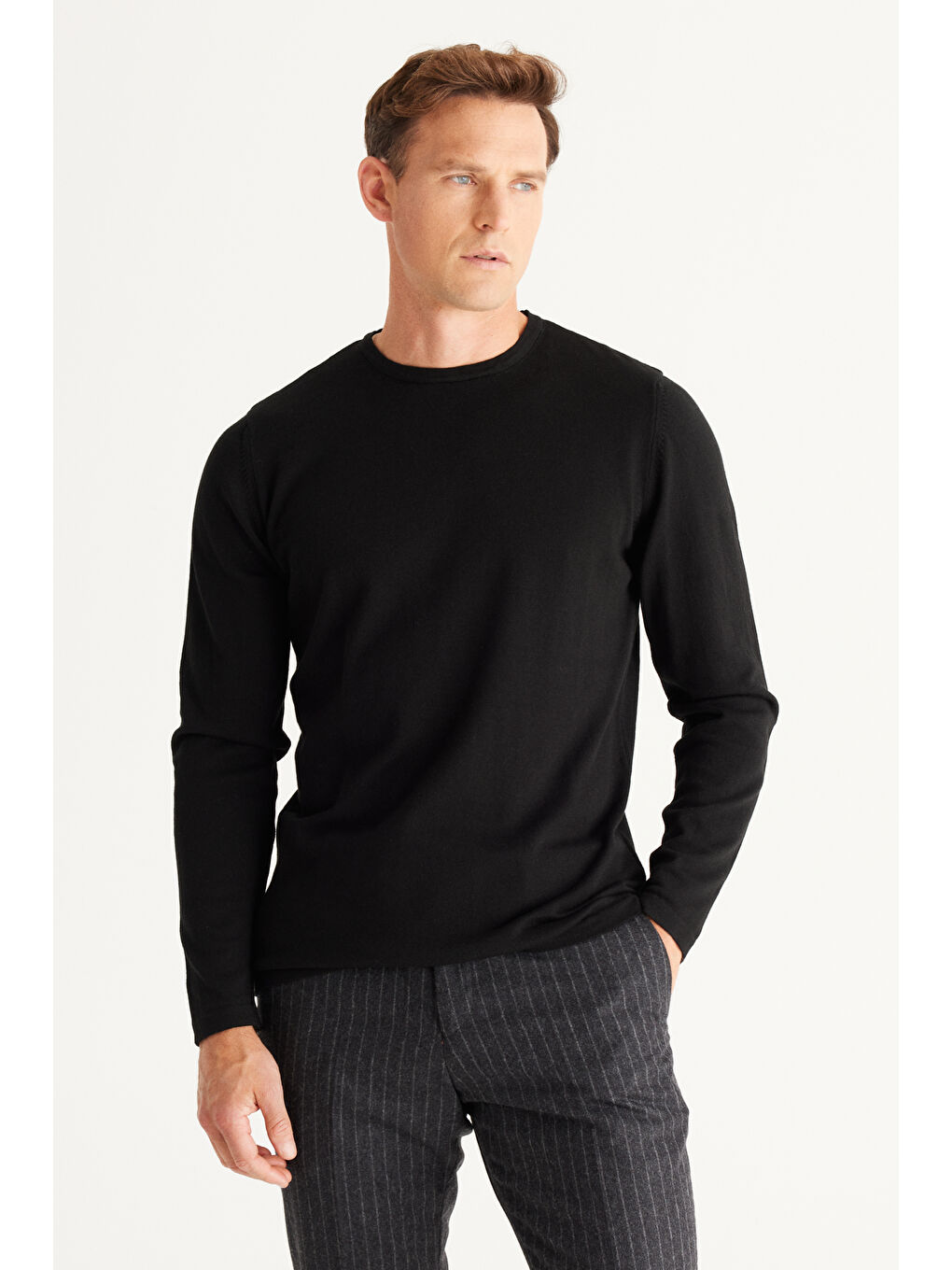 Erkek Siyah Standart Fit Normal Kesim Bisiklet Yaka Triko Kazak-3