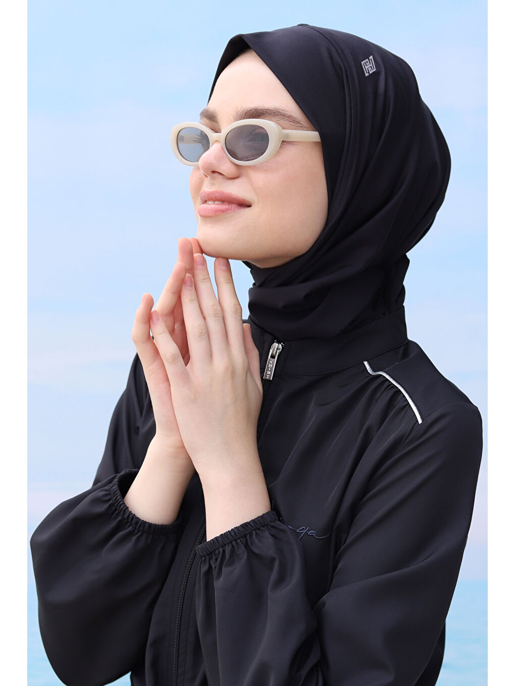 Siyah Arkadan Bağlanabilen Yüzücü Bonesi-2