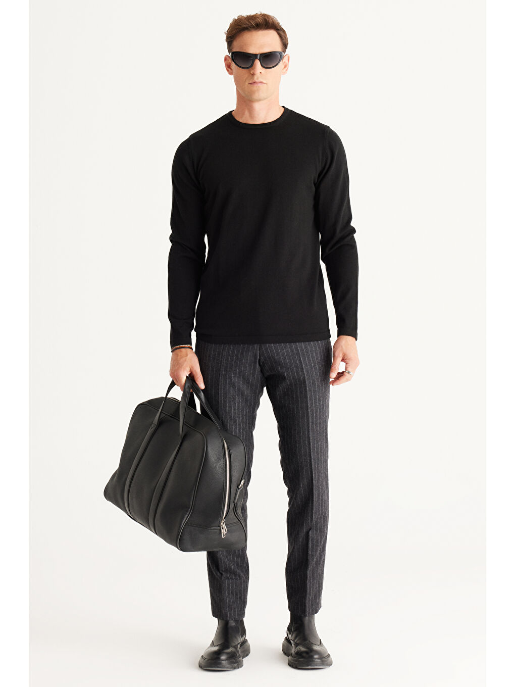 Erkek Siyah Standart Fit Normal Kesim Bisiklet Yaka Triko Kazak-4