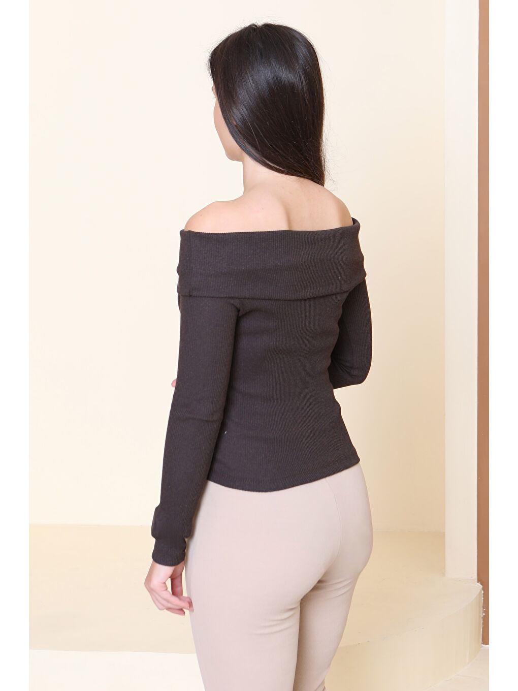 Kahverengi Madonna Yaka Kaşkorse Uzun kollu Bluz Kahve - 27897-KAHVE-3