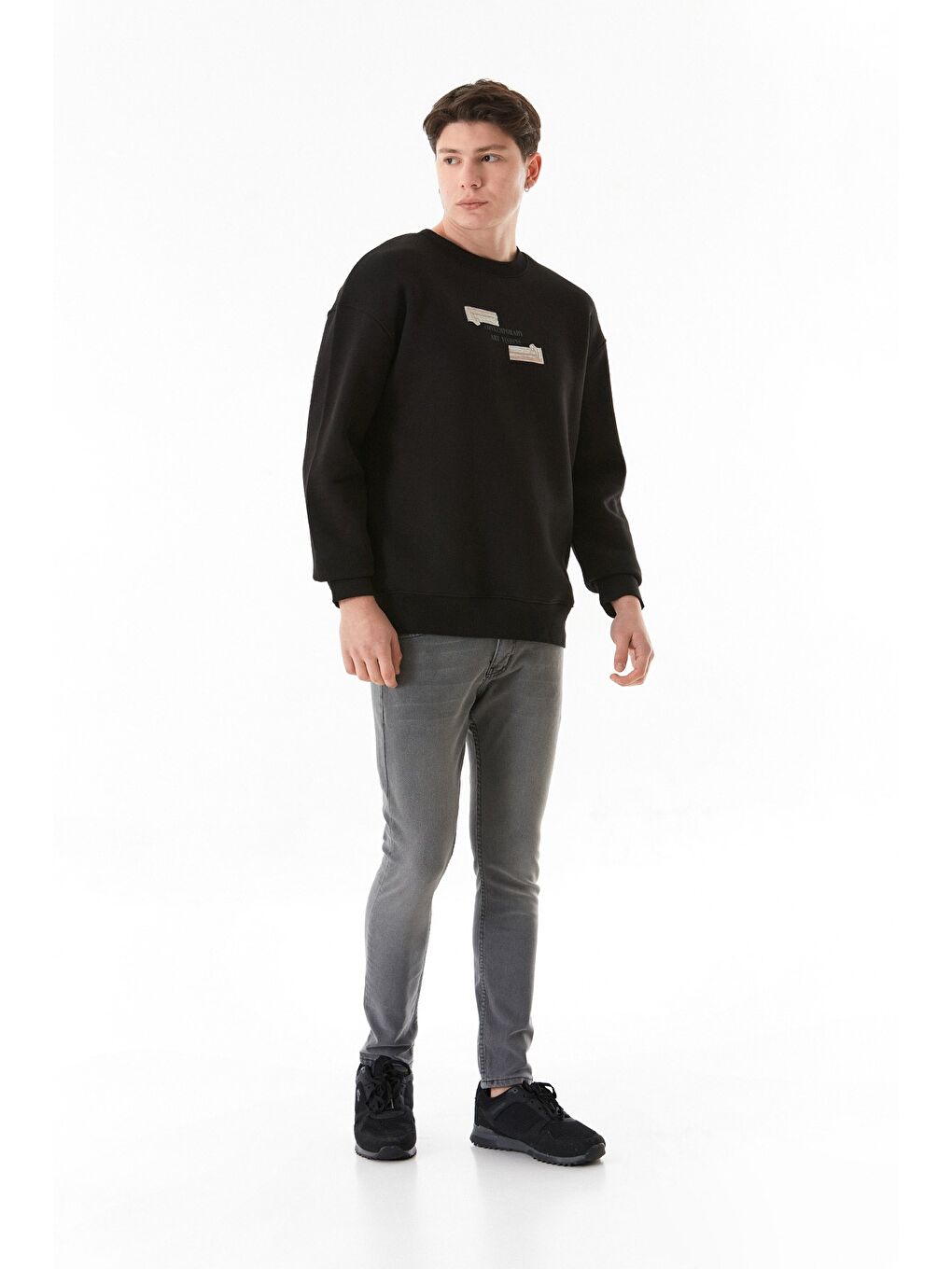 Siyah 3 İplik Kabartma Baskılı Bisiklet Yaka Sweatshirt-2