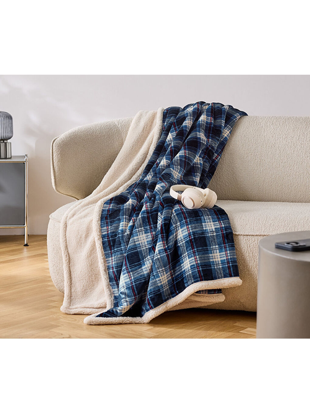 Battaniye, Kareli, Mavi