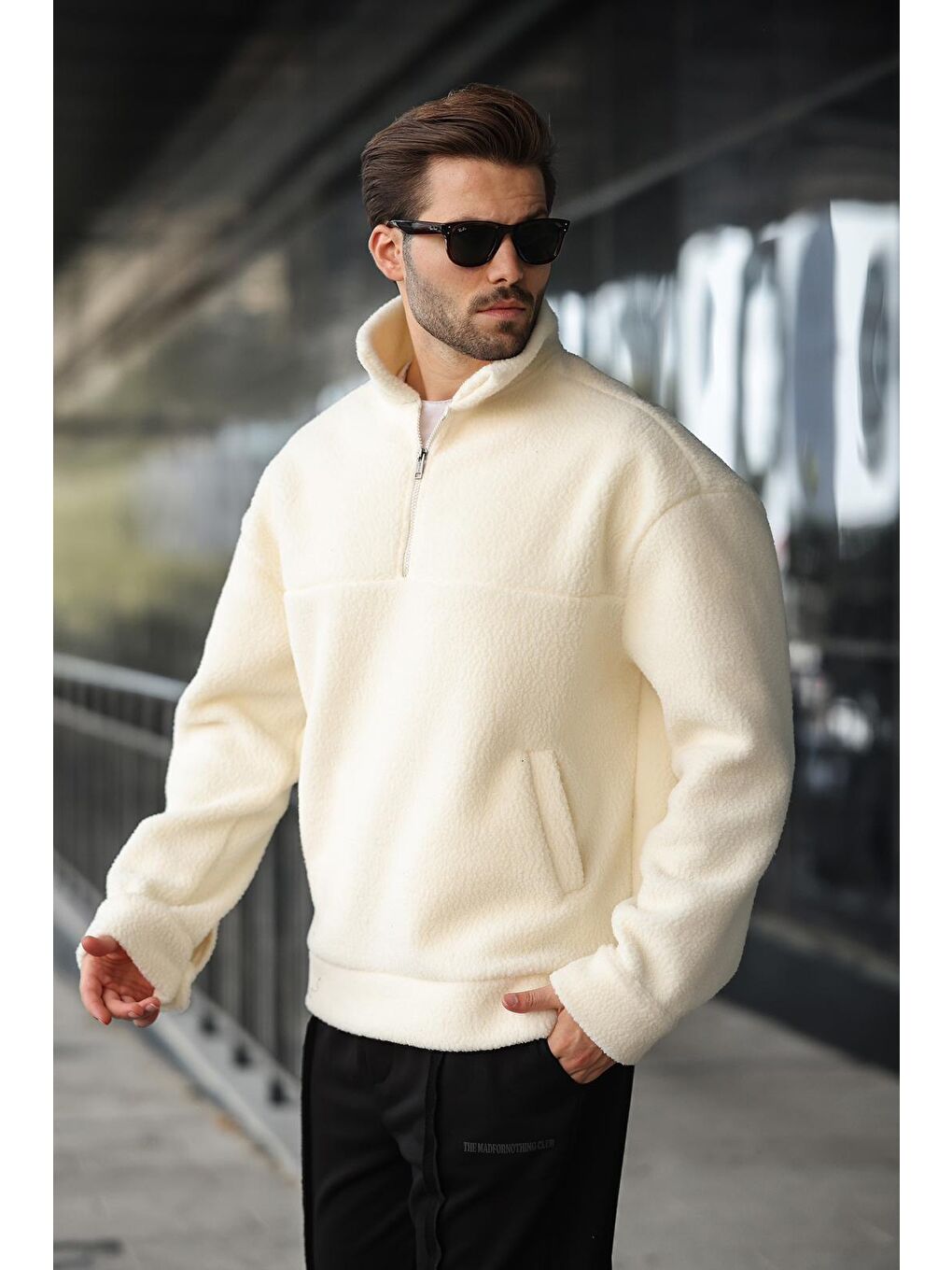 Ekru Yarım Fermuarlı Dik Yaka Polar Sweatshirt E7165