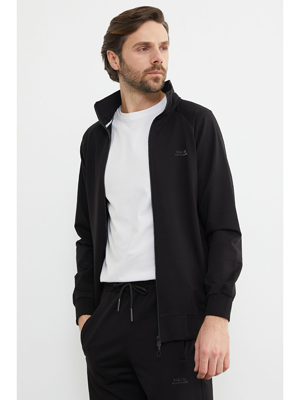 Siyah Yazı Kabartmalı Fermuarlı Eşofman Takımı-1