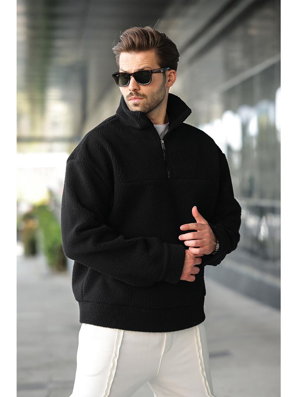 Siyah Yarım Fermuarlı Dik Yaka Polar Sweatshirt E7165-3