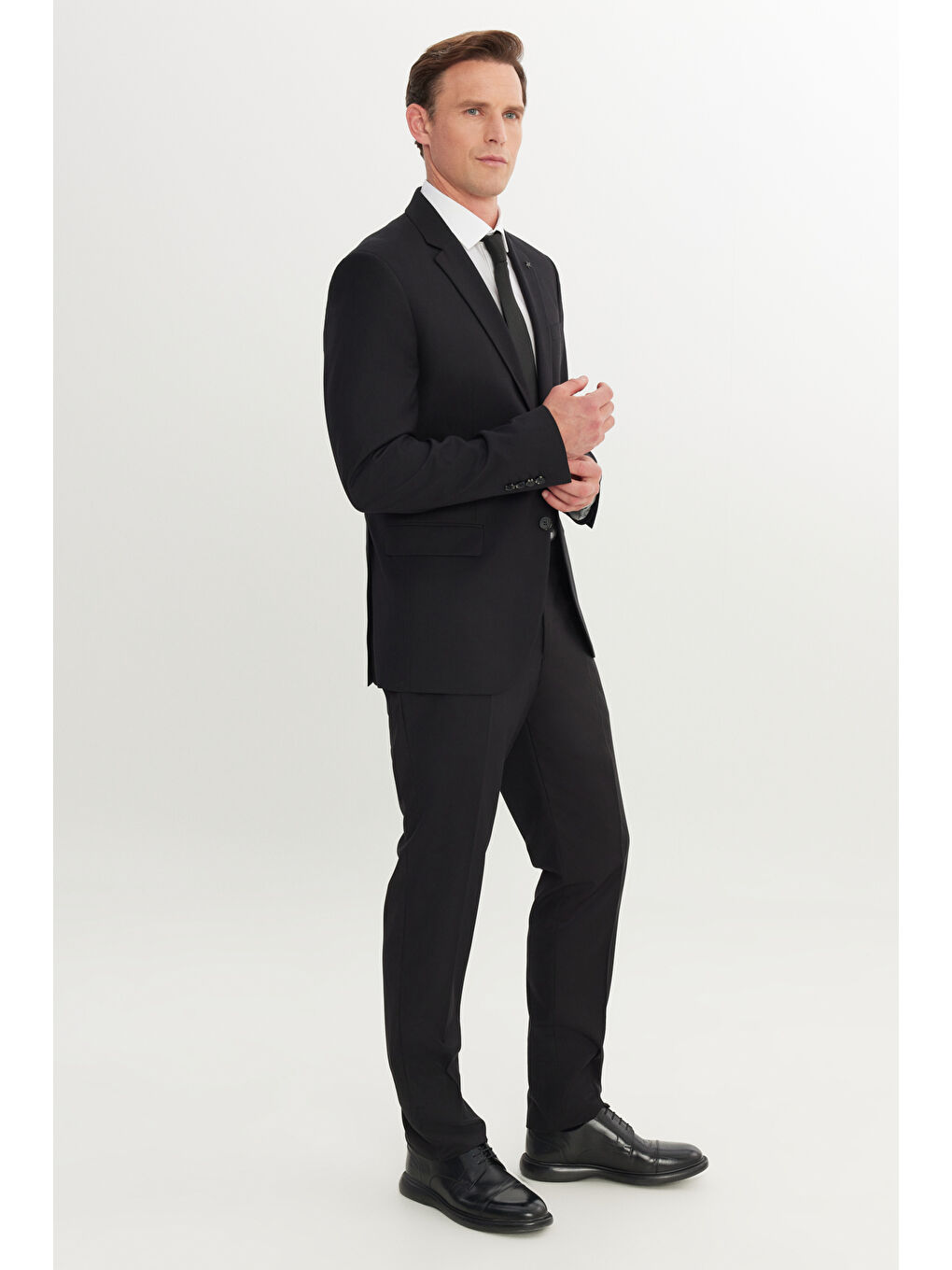 Erkek Siyah Slim Fit Dar Kesim Mono Yaka Armürlü Esnek Takım Elbise-3