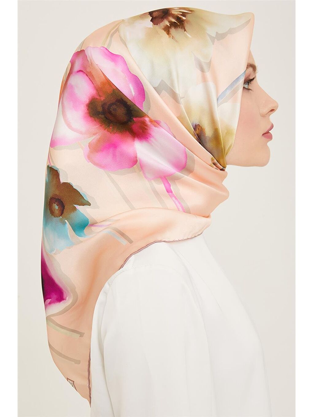 Turuncu Çiçek Desenli Twill İpek Eşarp 24Ya9105 32 31-1