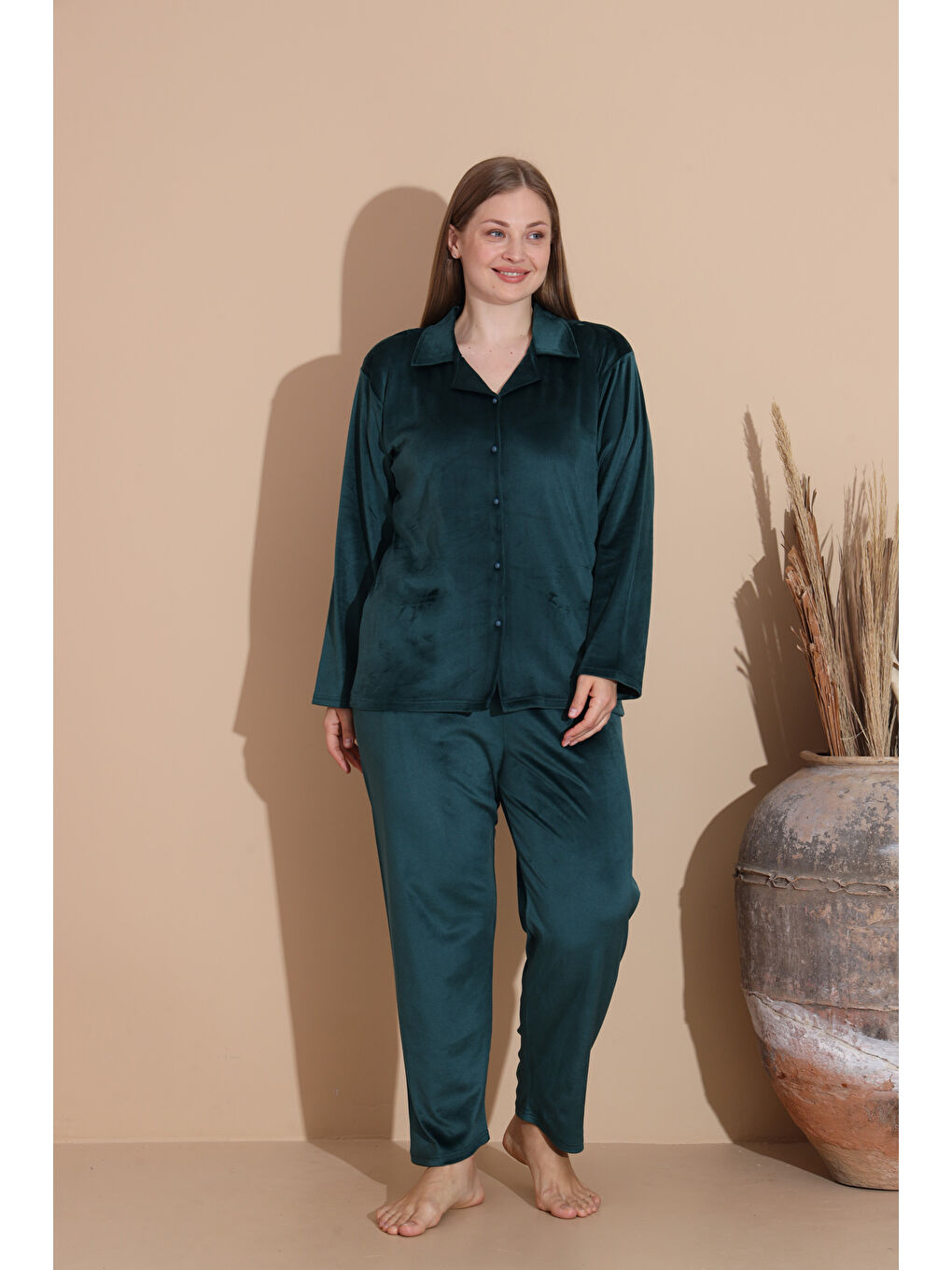 Yeşil Önden Düğmeli Büyük Beden Kadife Kadın Pijama Takımı 3138-1