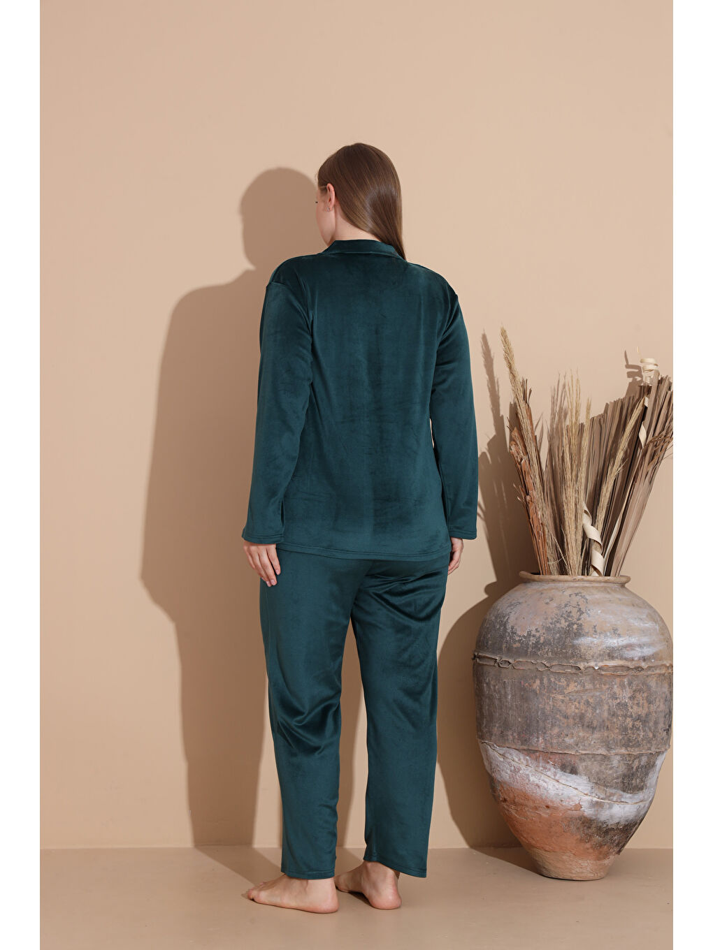 Yeşil Önden Düğmeli Büyük Beden Kadife Kadın Pijama Takımı 3138-4