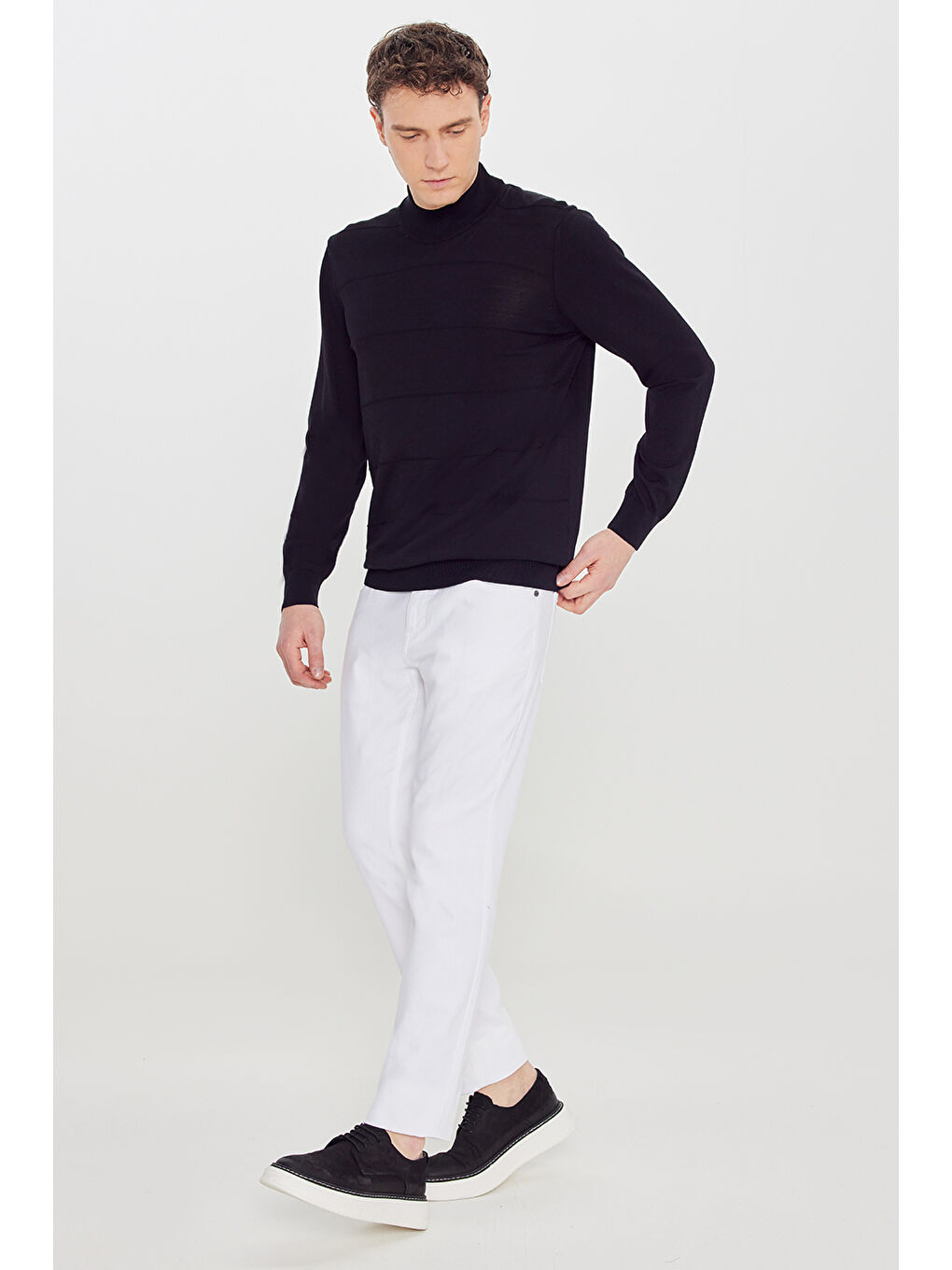 Erkek Siyah Standart Fit Normal Kesim Yarım Balıkçı Yaka Triko Kazak-1