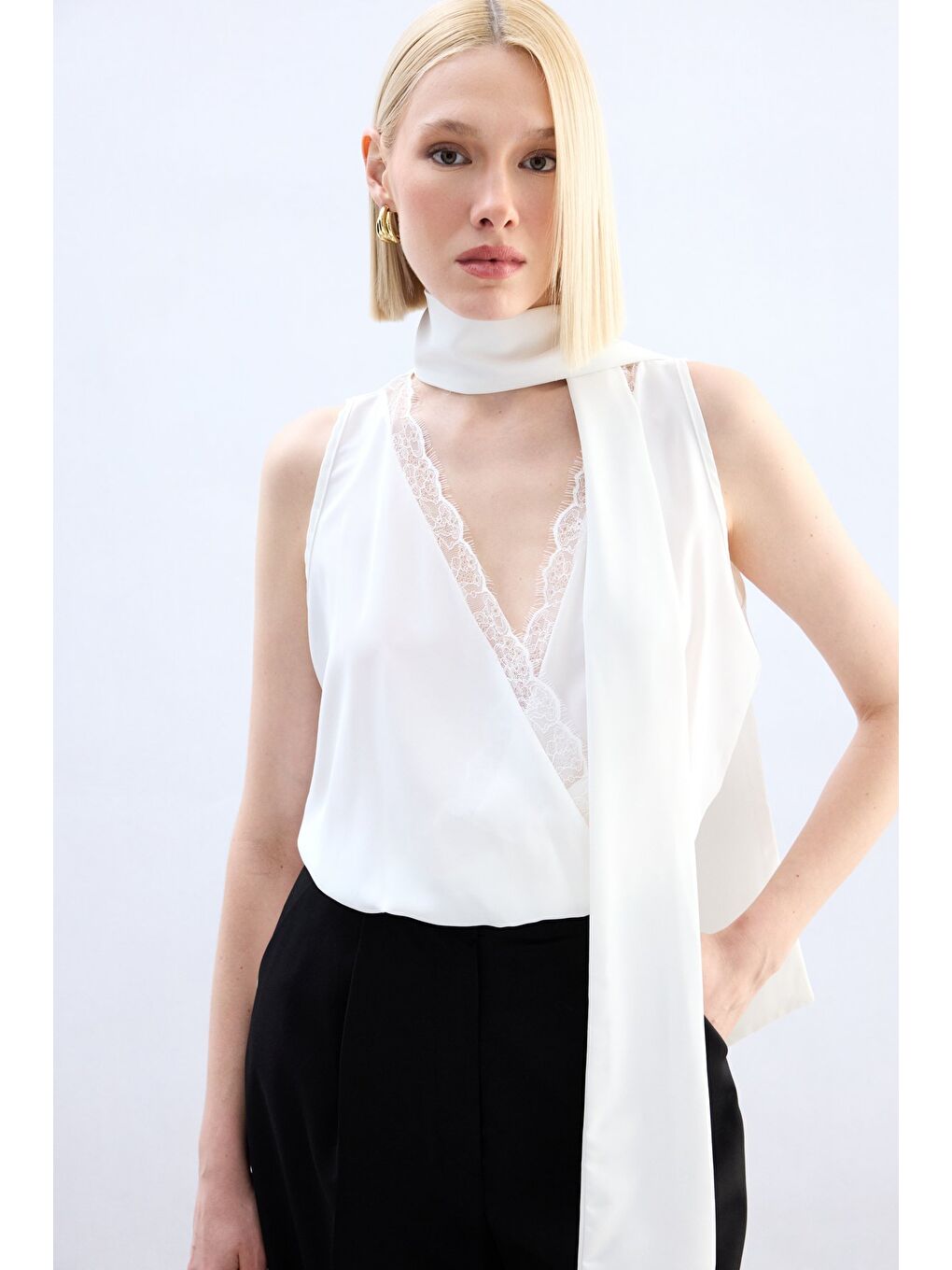 Dantel Detaylı Bodysuit Bluz - Ekru-1