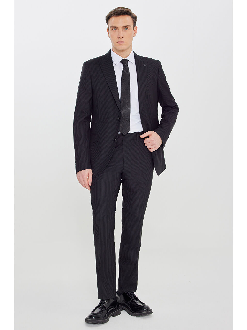 Erkek Siyah Slim Fit Kırlangıç Yaka Çizgili Esnek Takım Elbise