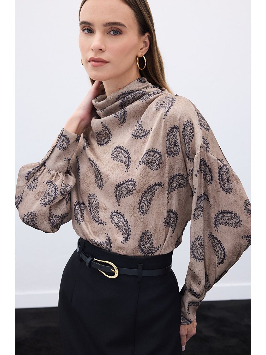 Bej Degaje Yaka Desenli Bluz - Vizon-2