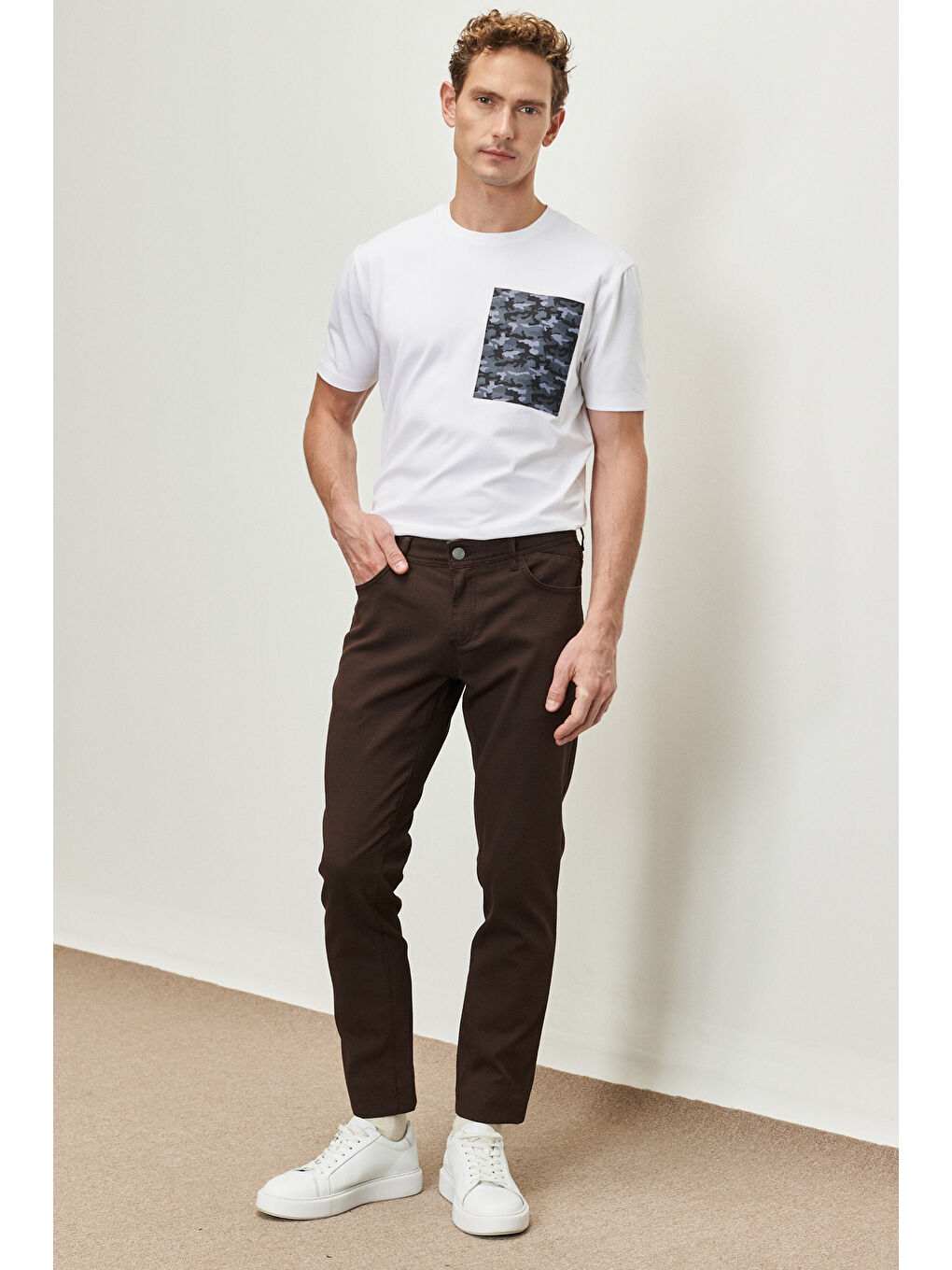 Erkek Kahverengi Slim Fit Dar Kesim Armürlü Esnek Casual Pantolon-1